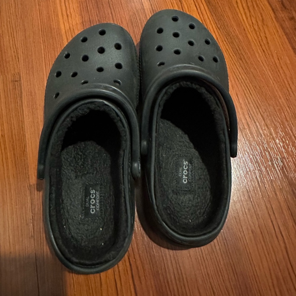 Crocs fleece lined